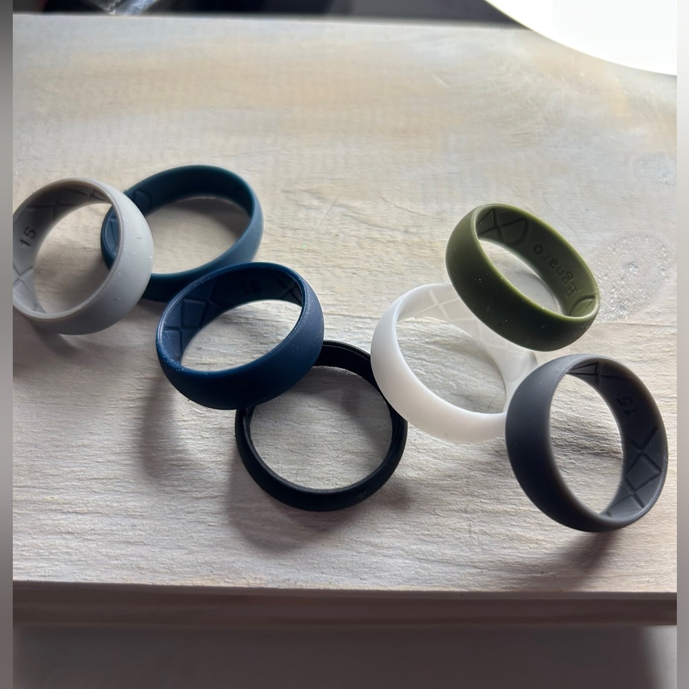 Egnaro Silicone Ring Men, Ergonomic Breathable Design Mens Rubber Wedding Band